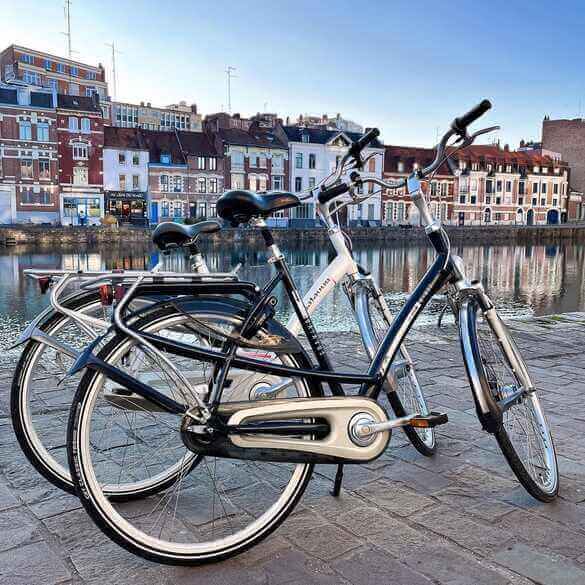 Vélos devant Quai du Wault Lille